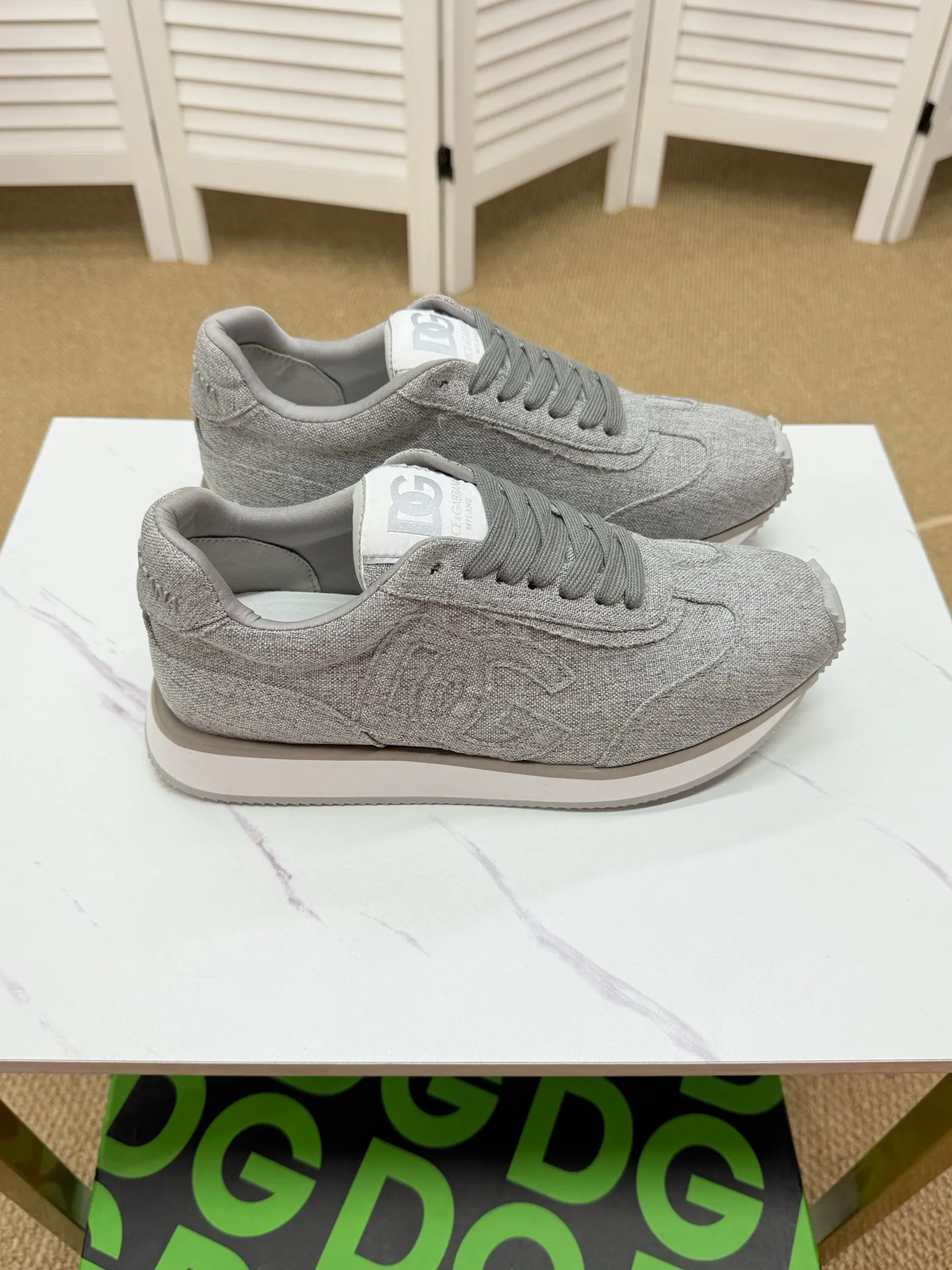 Men's clothing and shoes 230. The latest sports and casual shoes for couples (DG) are fashionable and versatile, and can add luster to various looks. Create an exquisite design with unique dynamic vitality and modern atmosphere, showing modern elegance. Size: 36-46 (45 and 46 are custom-made and cannot be returned or exchanged) Se